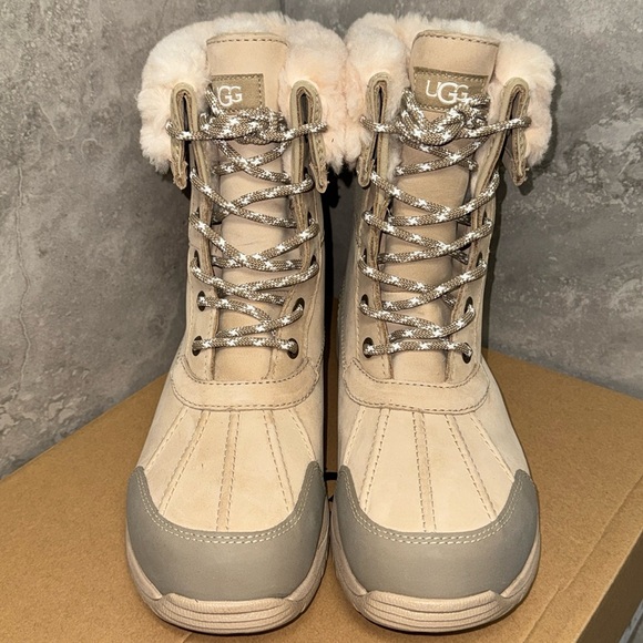 UGG BUTTE LOGO BOOT - Picture 2 of 5